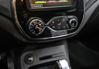 Подержанный автомобиль Renault Kaptur 2019 года (18 фото)