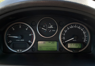 Подержанный автомобиль Land Rover Freelander 2012 года (11 фото)