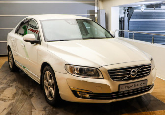 Подержанный автомобиль Volvo S80 2014 года (3 фото)