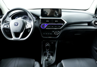 Подержанный автомобиль Changan Alsvin 2023 года (10 фото)