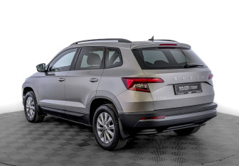 Подержанный автомобиль Skoda Karoq 2021 года (7 фото)
