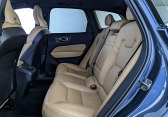Подержанный автомобиль Volvo XC60 2020 года (12 фото)