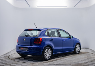 Подержанный автомобиль Volkswagen Polo Hatchback 2010 года (5 фото)