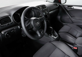 Подержанный автомобиль Volkswagen Golf Hatchback 2011 года (10 фото)