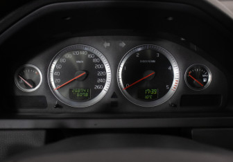 Подержанный автомобиль Volvo XC90 2008 года (12 фото)