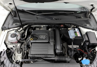 Подержанный автомобиль Audi A3 Sedan 2017 года (9 фото)