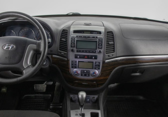 Подержанный автомобиль Hyundai Santa Fe 2011 года (14 фото)