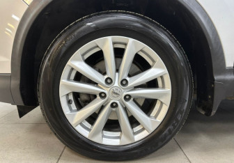 Подержанный автомобиль Nissan Qashqai 2017 года (9 фото)