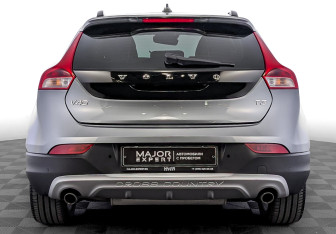 Подержанный автомобиль Volvo V40 Hatchback 2019 года (6 фото)