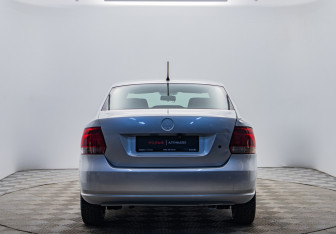 Подержанный автомобиль Volkswagen Polo Sedan 2014 года (4 фото)