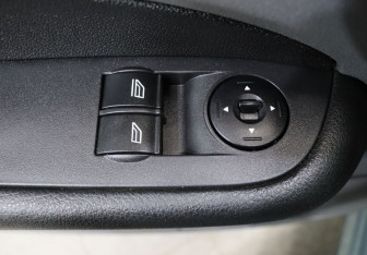 Подержанный автомобиль Ford Focus Hatchback 2009 года (11 фото)