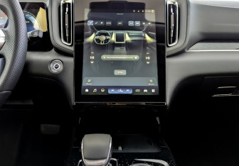 Новый Hongqi HS3 2025 (11 фото)