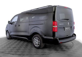 Подержанный автомобиль Peugeot Traveller 2022 года (7 фото)