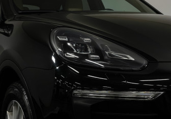 Подержанный автомобиль Porsche Cayenne 2015 года (21 фото)