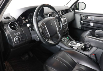 Подержанный автомобиль Land Rover Discovery 2014 года (7 фото)