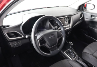 Подержанный автомобиль Hyundai Solaris Sedan 2017 года (9 фото)