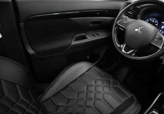 Подержанный автомобиль Mitsubishi Outlander 2018 года (16 фото)