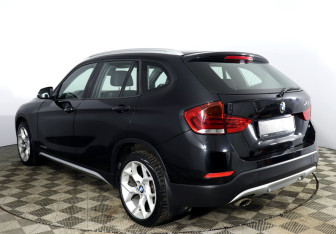 Подержанный автомобиль BMW X1 2013 года (7 фото)