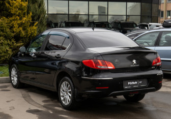 Подержанный автомобиль Peugeot 408 2013 года (5 фото)
