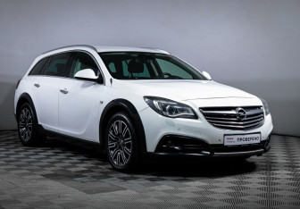 Подержанный автомобиль Opel Insignia Wagon 2015 года (3 фото)