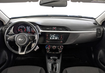 Подержанный автомобиль Kia Rio Hatchback 2021 года (13 фото)