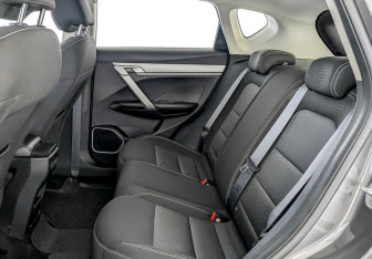 Подержанный автомобиль Geely Coolray 2022 года (12 фото)