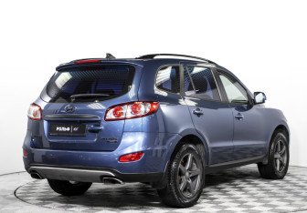 Подержанный автомобиль Hyundai Santa Fe 2012 года (5 фото)