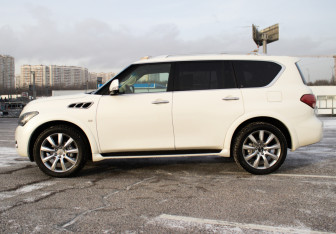 Подержанный автомобиль Infiniti QX80 2014 года (8 фото)
