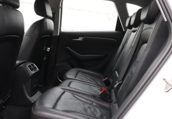Подержанный автомобиль Audi Q5 2016 года (10 фото)
