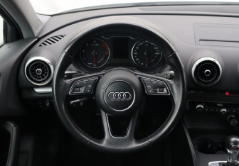 Подержанный автомобиль Audi A3 Sedan 2018 года (13 фото)