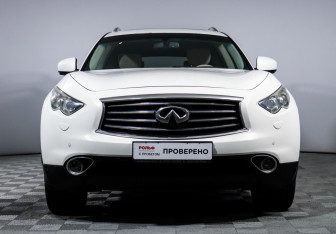 Подержанный автомобиль Infiniti QX70 2013 года (2 фото)