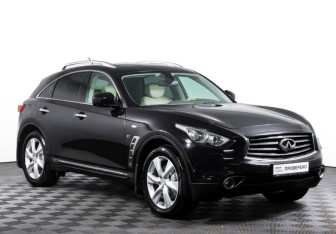 Подержанный автомобиль Infiniti QX70 2015 года (3 фото)