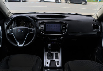 Подержанный автомобиль Geely Emgrand X7 2019 года (9 фото)