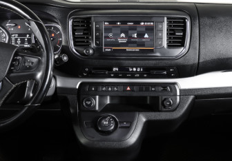 Подержанный автомобиль Citroen SpaceTourer 2018 года (14 фото)