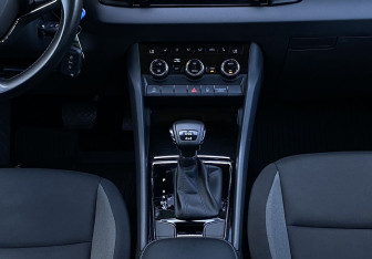 Подержанный автомобиль Skoda Karoq 2020 года (13 фото)