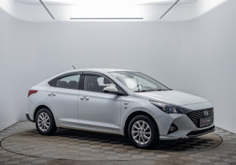 Подержанный автомобиль Hyundai Solaris Sedan 2021 года (3 фото)