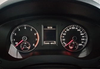 Подержанный автомобиль Volkswagen Jetta Sedan 2012 года (12 фото)