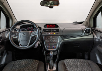 Подержанный автомобиль Opel Mokka 2013 года (14 фото)