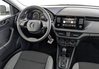 Подержанный автомобиль Skoda Rapid Liftback 2021 года (26 фото)