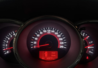 Подержанный автомобиль Kia Sorento 2012 года (14 фото)