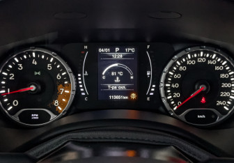 Подержанный автомобиль Jeep Renegade 2018 года (16 фото)