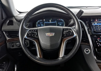 Подержанный автомобиль Cadillac Escalade Suv 2019 года (22 фото)