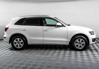 Подержанный автомобиль Audi Q5 2011 года (4 фото)