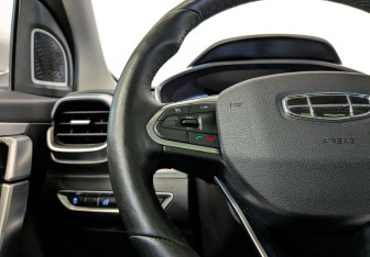 Подержанный автомобиль Geely Coolray 2023 года (28 фото)