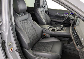 Подержанный автомобиль Changan UNI-K 2023 года (24 фото)