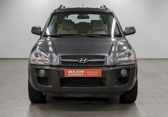 Подержанный автомобиль Hyundai Tucson 2008 года (2 фото)