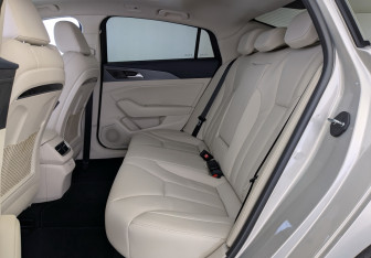 Подержанный автомобиль Hongqi H5 2022 года (10 фото)