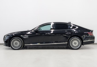 Подержанный автомобиль Genesis G80 2021 года (8 фото)
