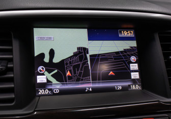 Подержанный автомобиль Nissan Pathfinder 2016 года (21 фото)