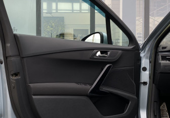 Подержанный автомобиль Peugeot 508 Sedan 2012 года (16 фото)